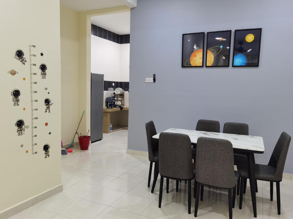 My Homestay Sitiawan - Astronaut Space House 8 Pax Екстериор снимка
